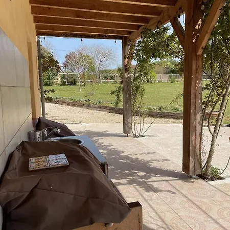 L'Etoile De Jor Eco-Lodge, A Ground Floor Ecologically Renovated Home With Pool And View *