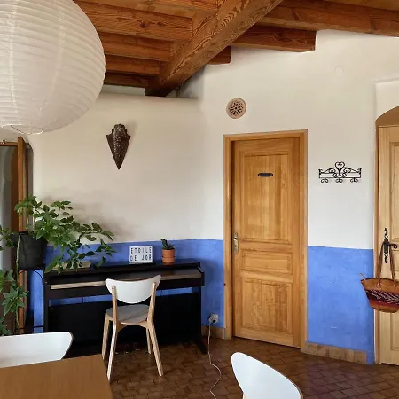 Дом отдыха L'Etoile De Jor Eco-Lodge, A Ground Floor Ecologically Renovated Home With Pool And View