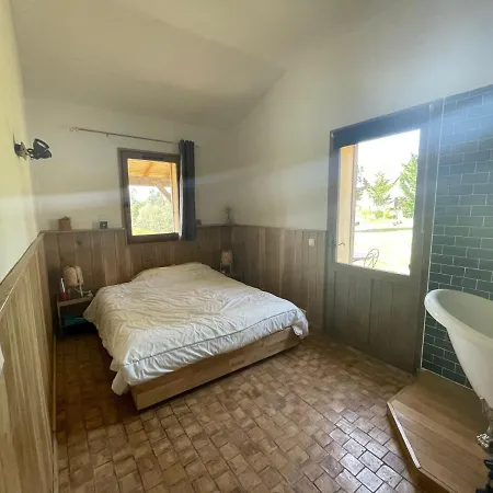 Дом отдыха L'Etoile De Jor Eco-Lodge, A Ground Floor Ecologically Renovated Home With Pool And View Plazac